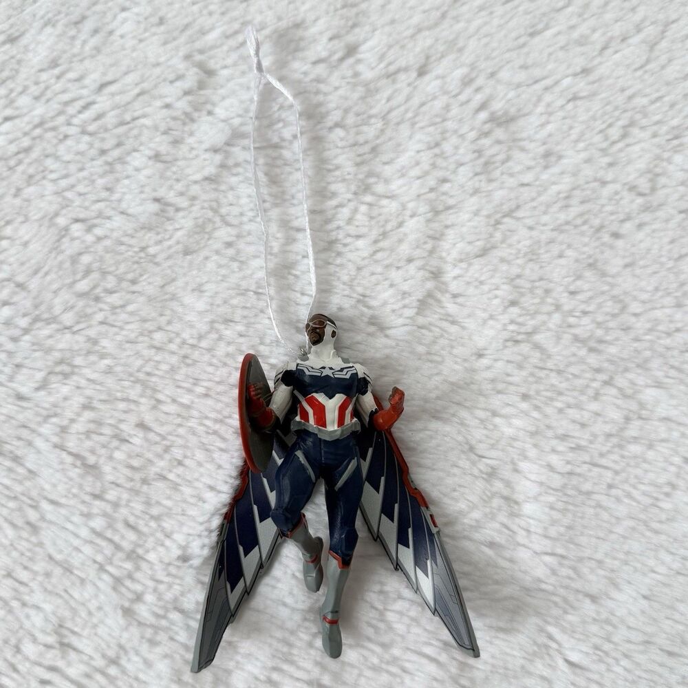 Hallmark Marvel Avengers Captain America Sam Wilson Ornament